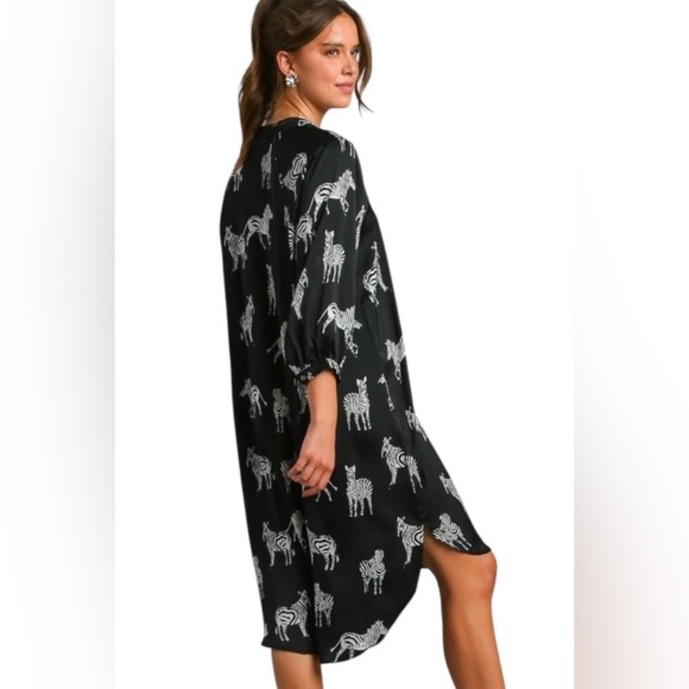 Umgee NWT Women’s Champagne Zebra Print Dress Small